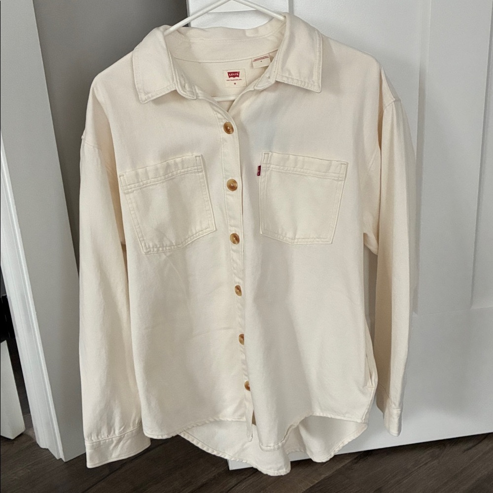 Levi's Relaxed Fit Creme Button-Up Shirt
